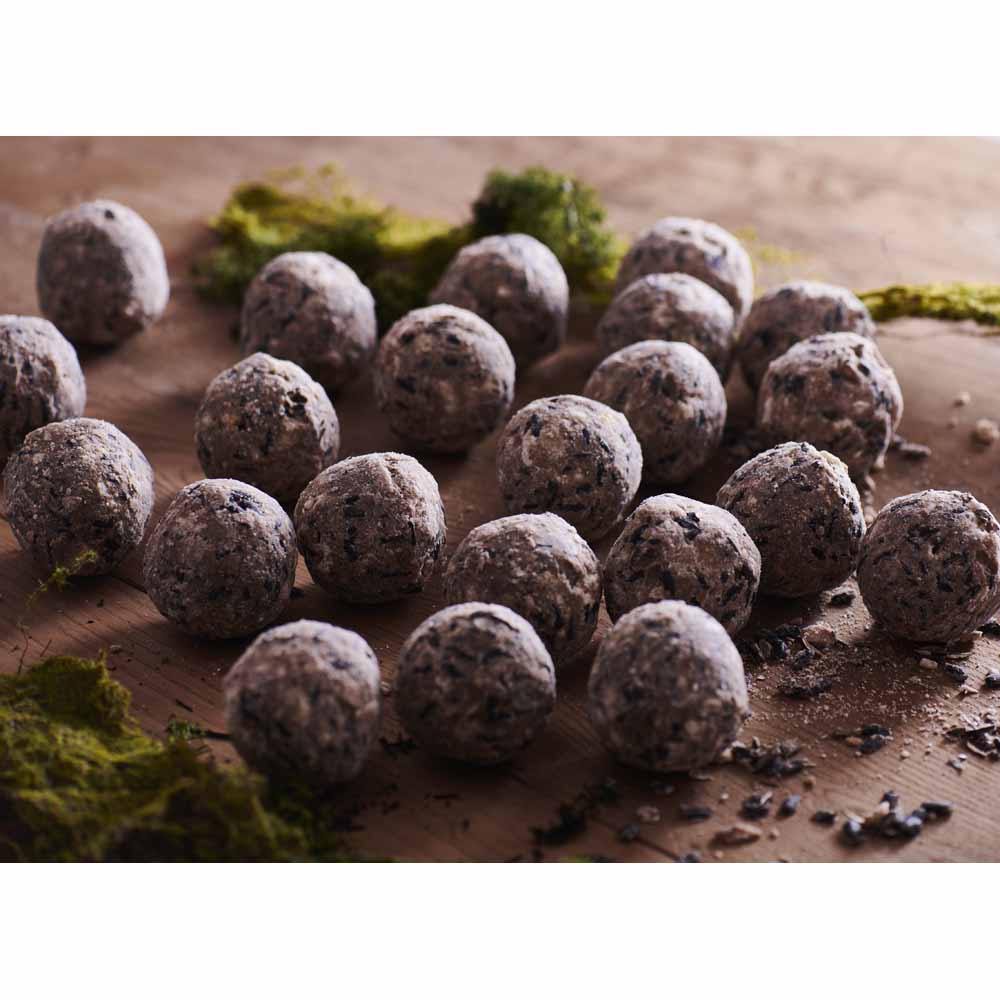 Wilko Wild Bird Premium Fat Balls 30 x 80g Image 3