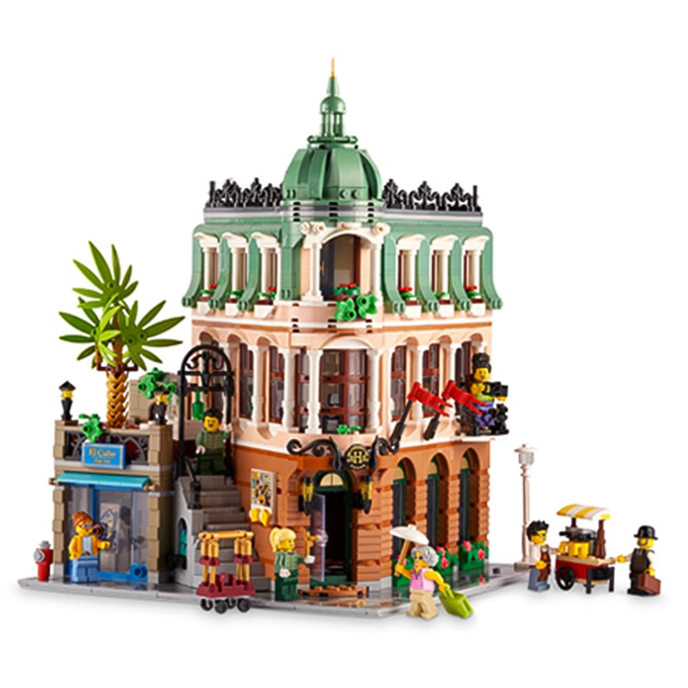 LEGO 10297 Icons Boutique Hotel Image 2