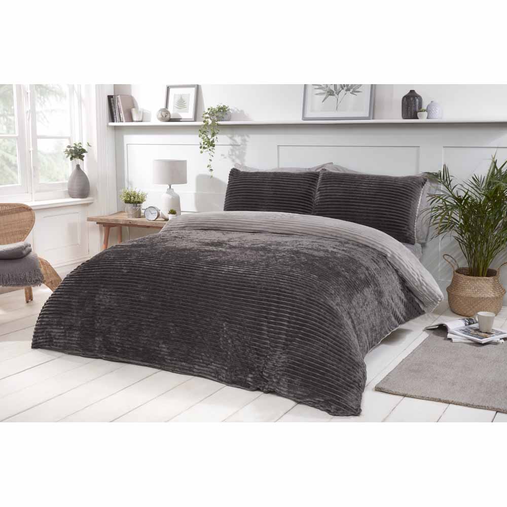 Sleepdown Charcoal Ribbed Fleece King Size Duvet Set Wilko