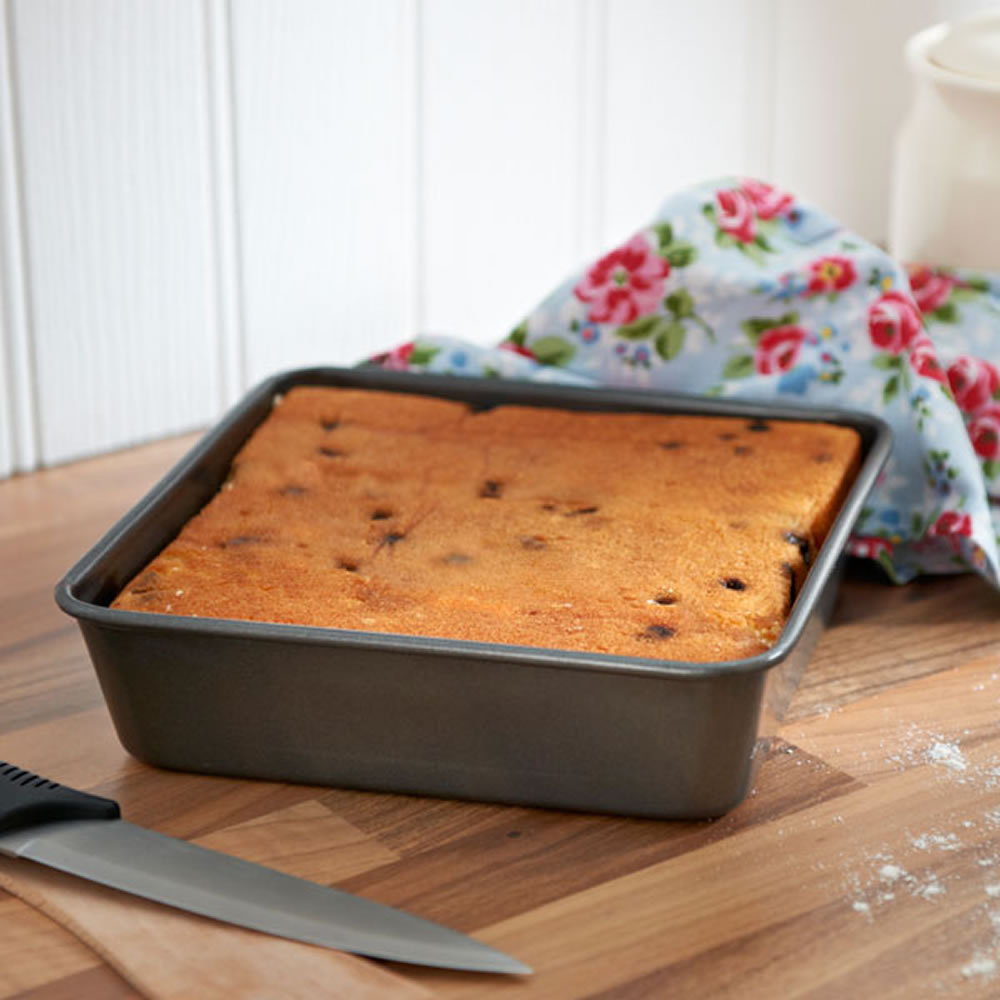 Wilko Best Cake Tin Square 24 x 24 x 5cm Wilko
