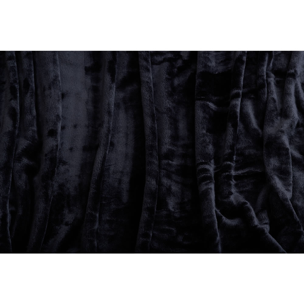 Wilko Black Supersoft Throw 200 x 200cm Wilko