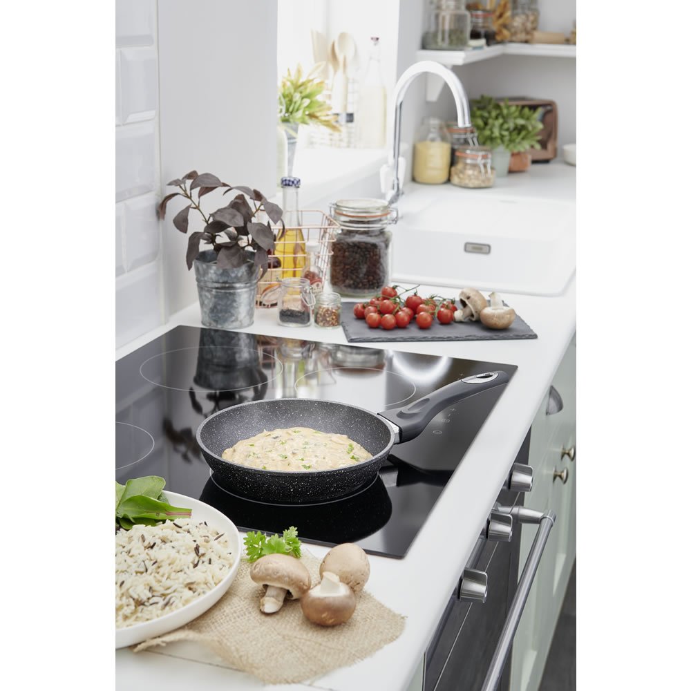 Wilko 20cm Aluminium Shot Blast Frying Pan Image 4