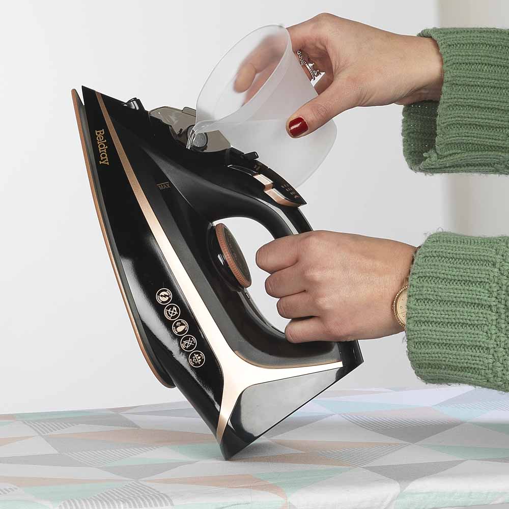 Beldray 2 in 1 Cordless Iron Image 6