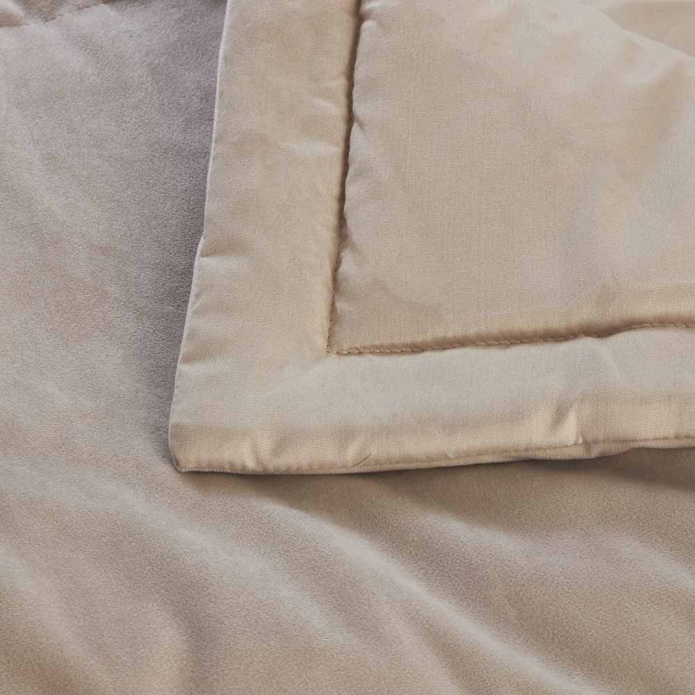 Wilko Beige Soft Velvet Throw 145 x 200cm Wilko