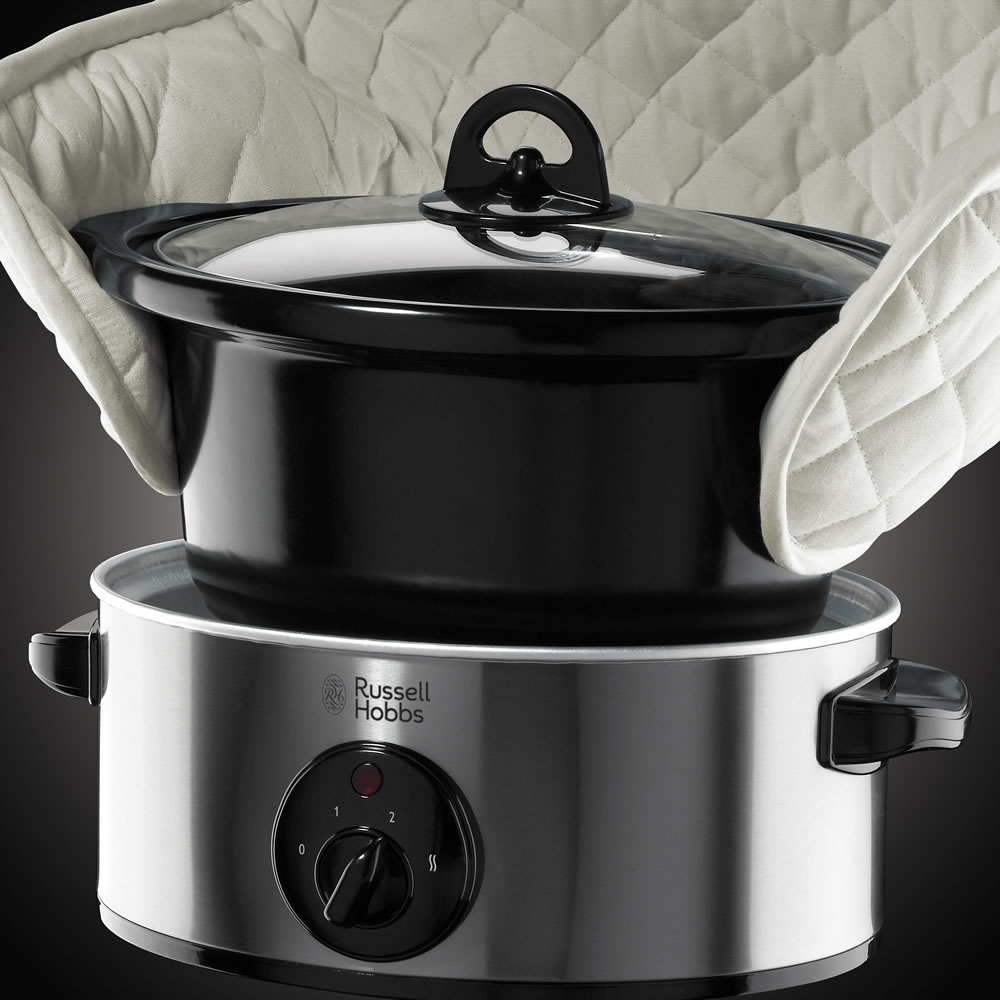 Russell Hobbs Stainless Steel Slow Cooker 3.5L Wilko