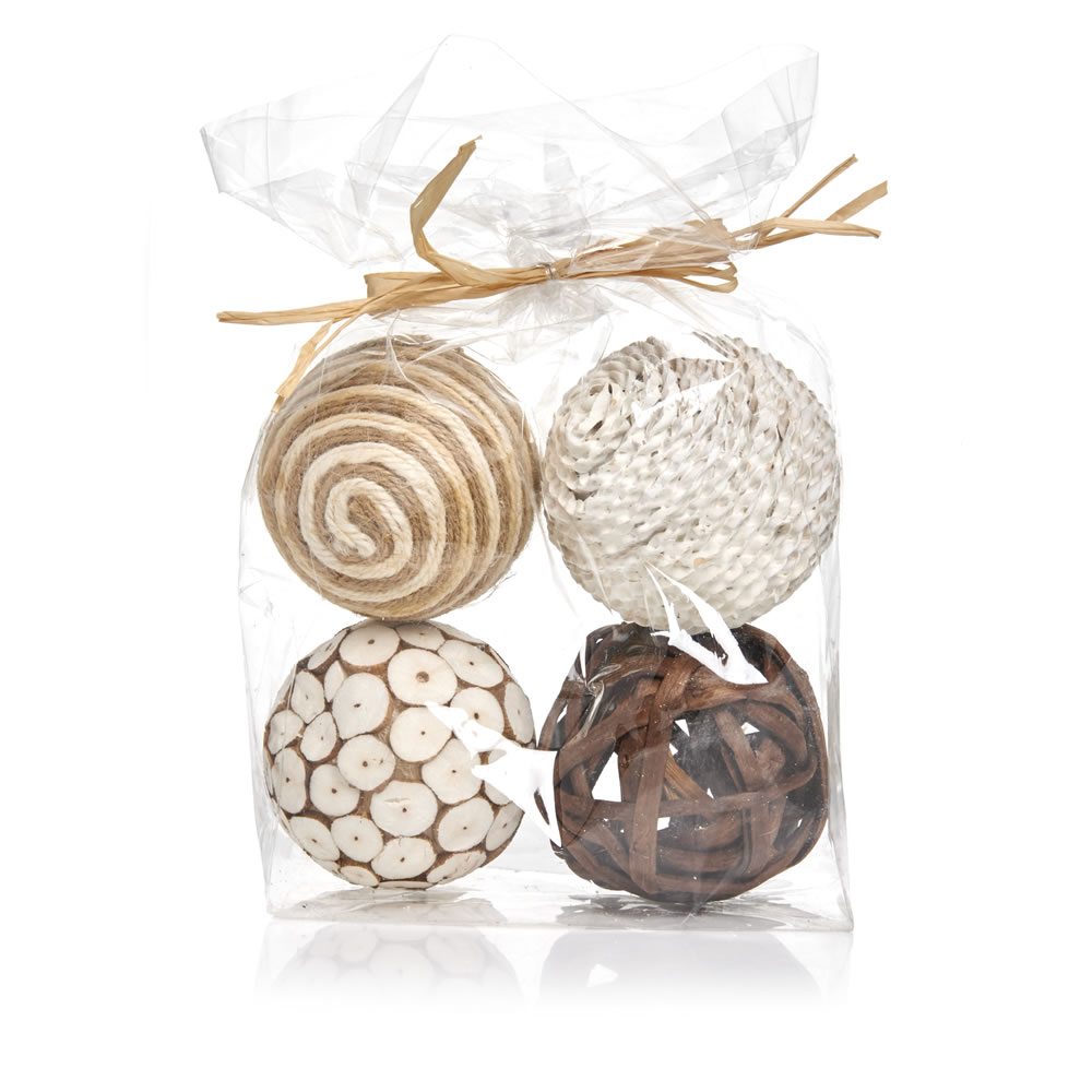 Wilko Natural Decorative Balls 4 pack Image