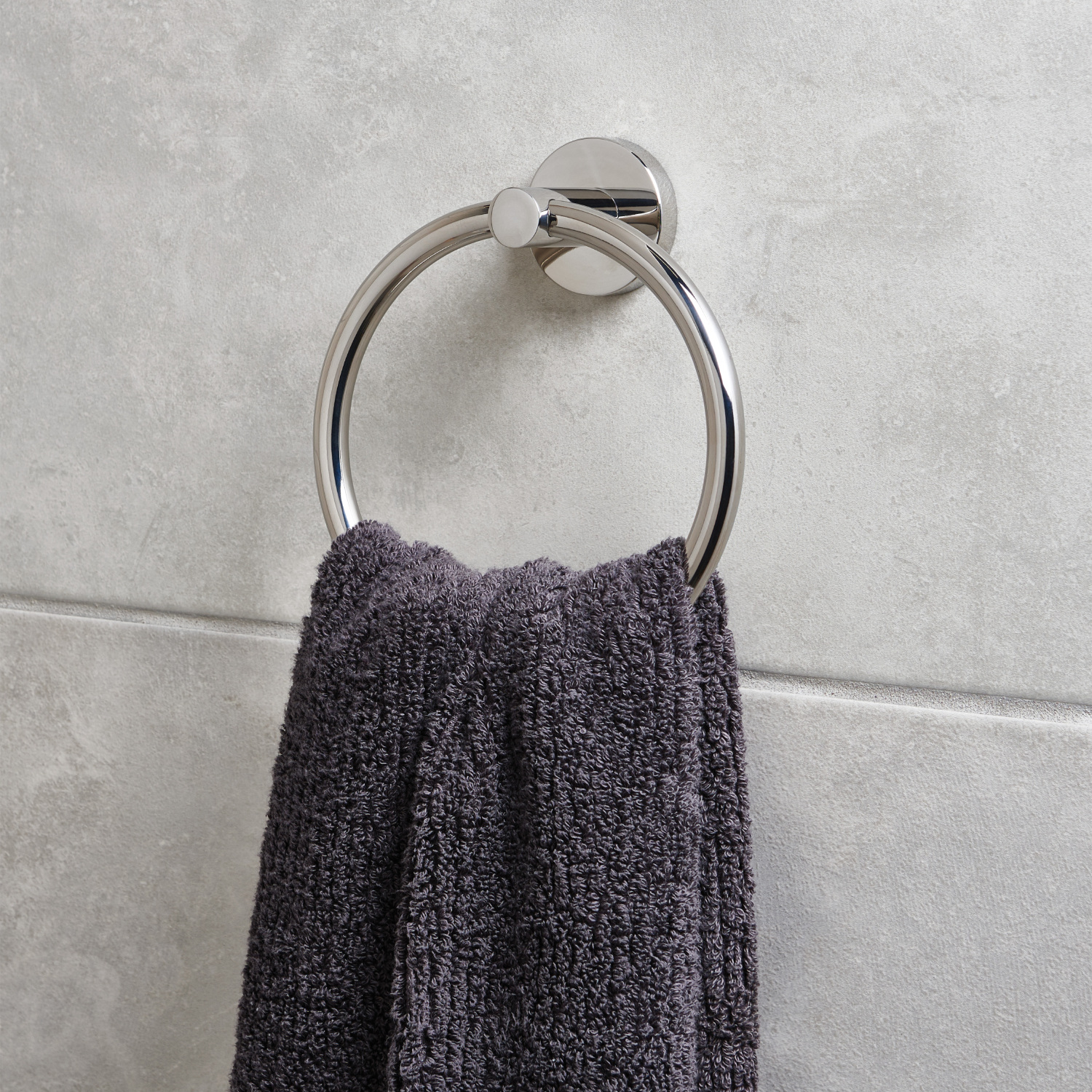 Polished Silver Towel Ring Image 2