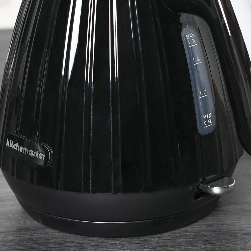 KitchenMaster Waterfall Kettle - Black Image 4