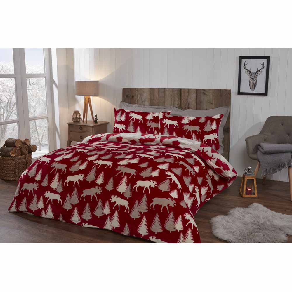 Sleepdown  Fleece Winter Moose Double Duvet Set Image 2