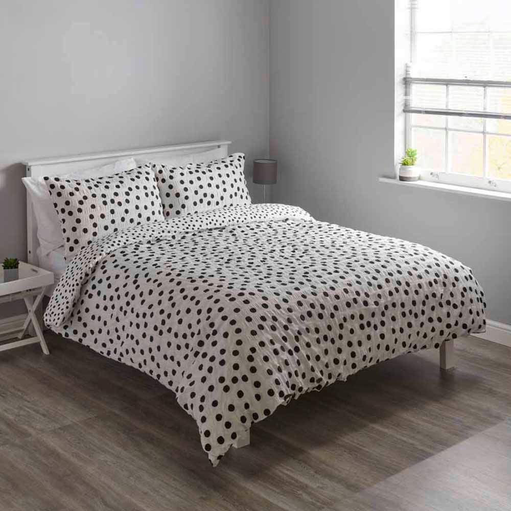 Wilko King Monochrome Spot Reversible Duvet Set Image 1