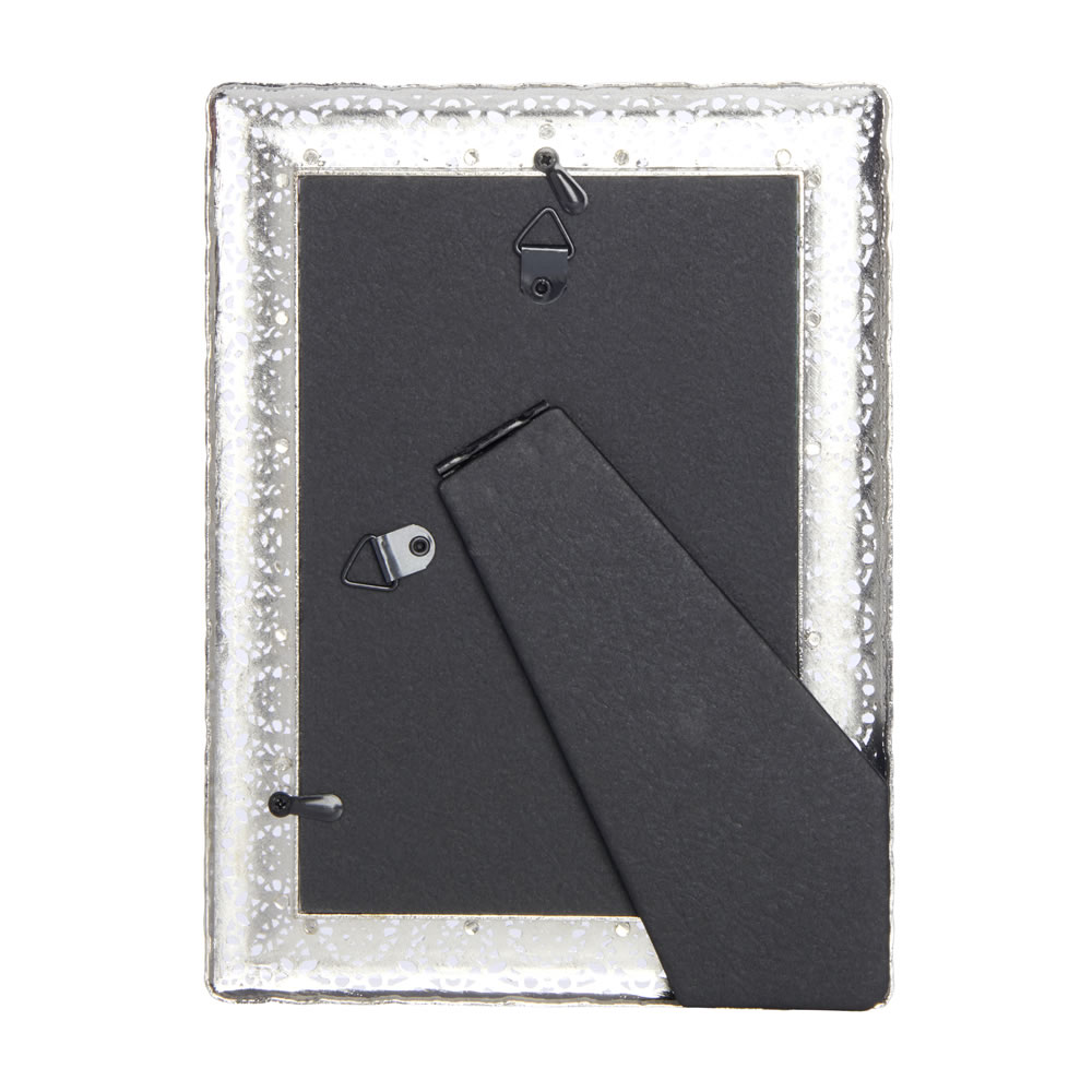 Wilko Silver Lace Effect Photo Frame 6 x 4 Inch Image 3