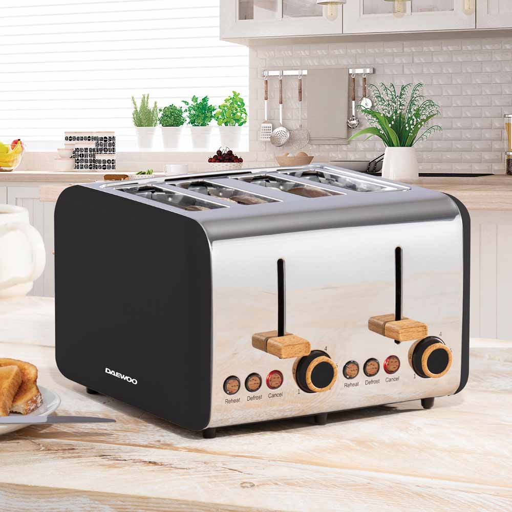 Daewoo Black Skandia 4 Slice Toaster Image 2