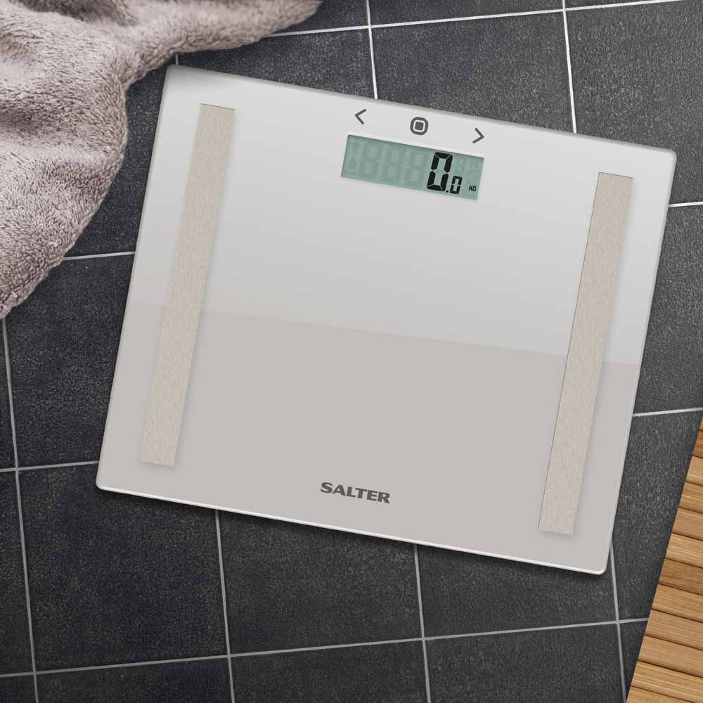 Salter Compact Glass Analyser Bathroom Scales 9113 Image 3