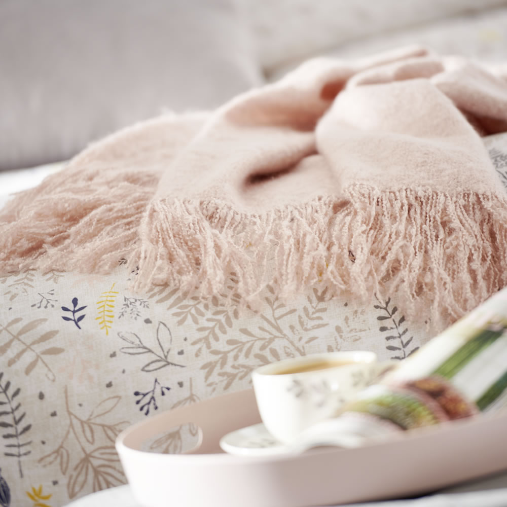 Wilko Pink Loose Weave Throw 125 x 150cm Wilko