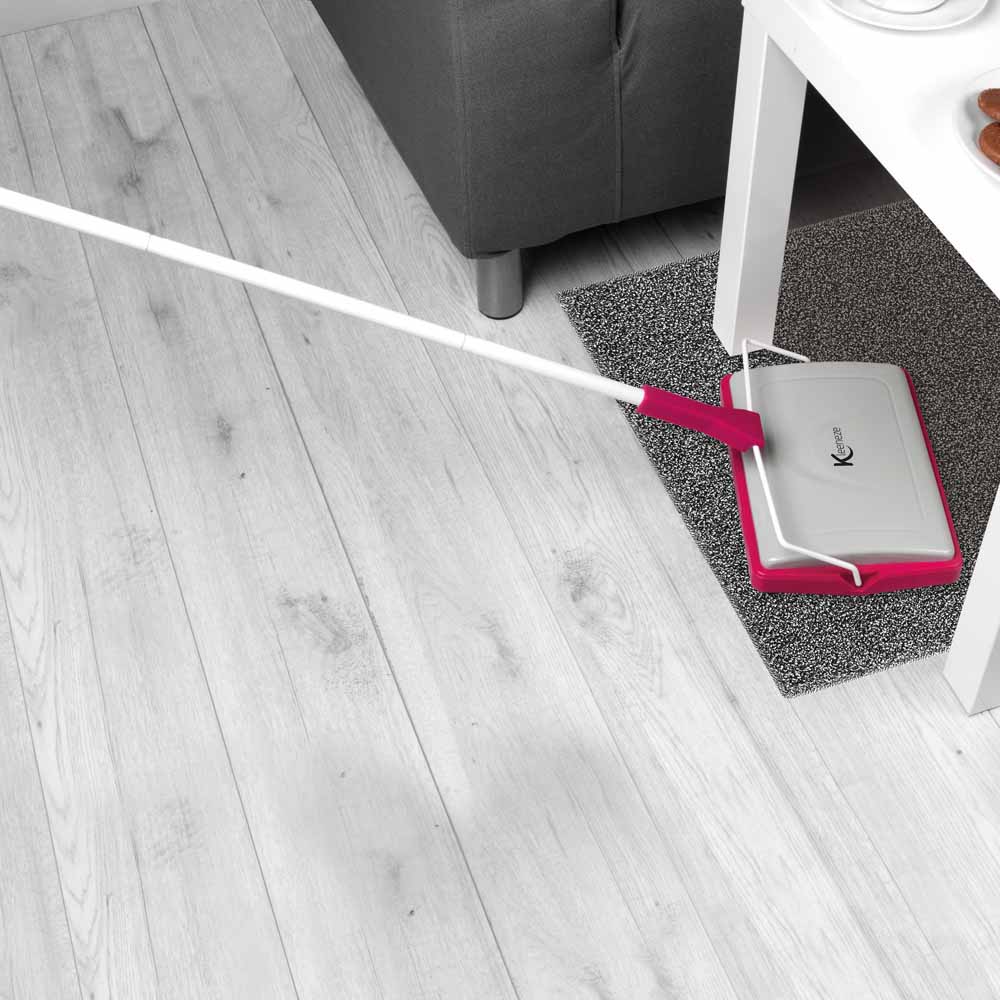 Kleeneze Three-Brush Carpet Sweeper Image 8