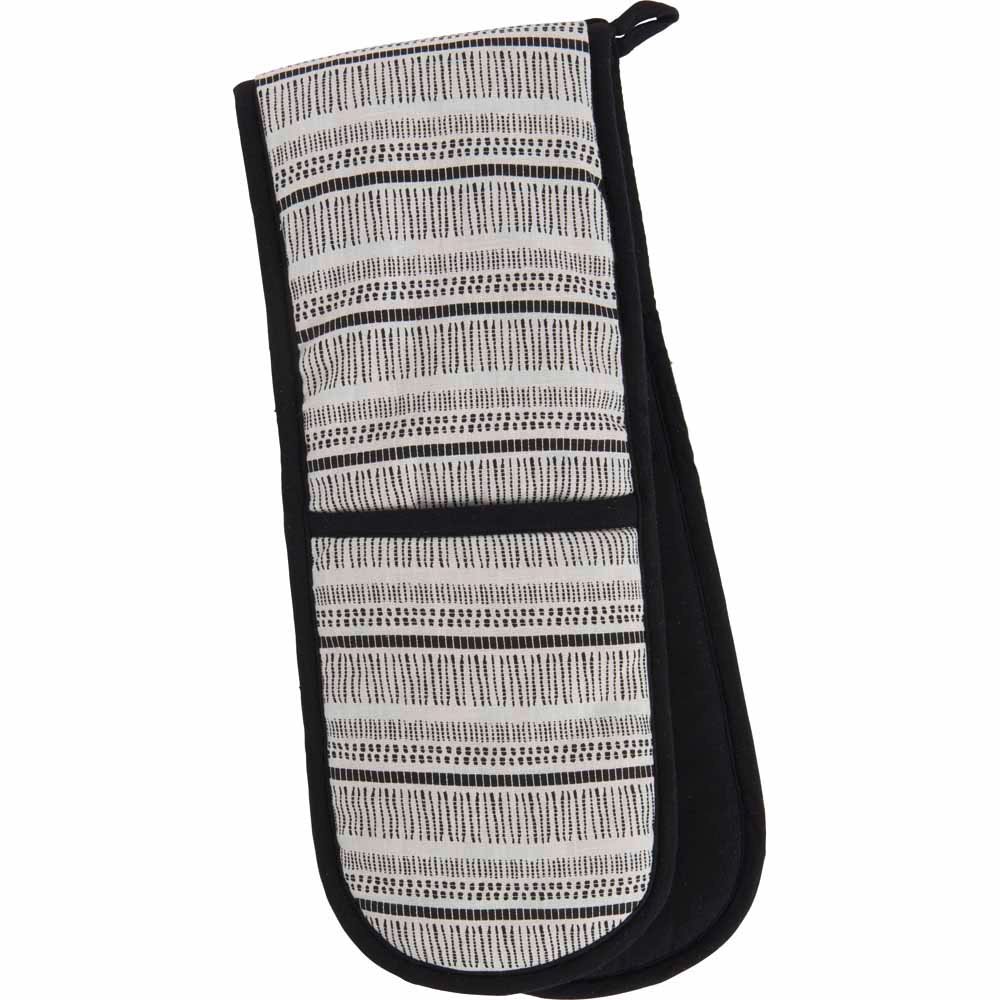 Wilko Black and White Double Oven Glove Image 1
