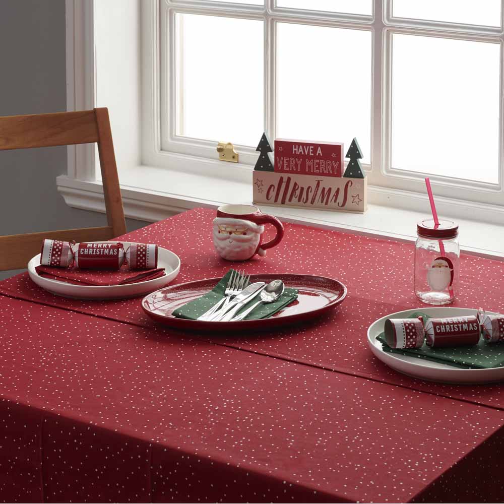 Wilko Red Spot Tablecloth 130 x 180cm Wilko