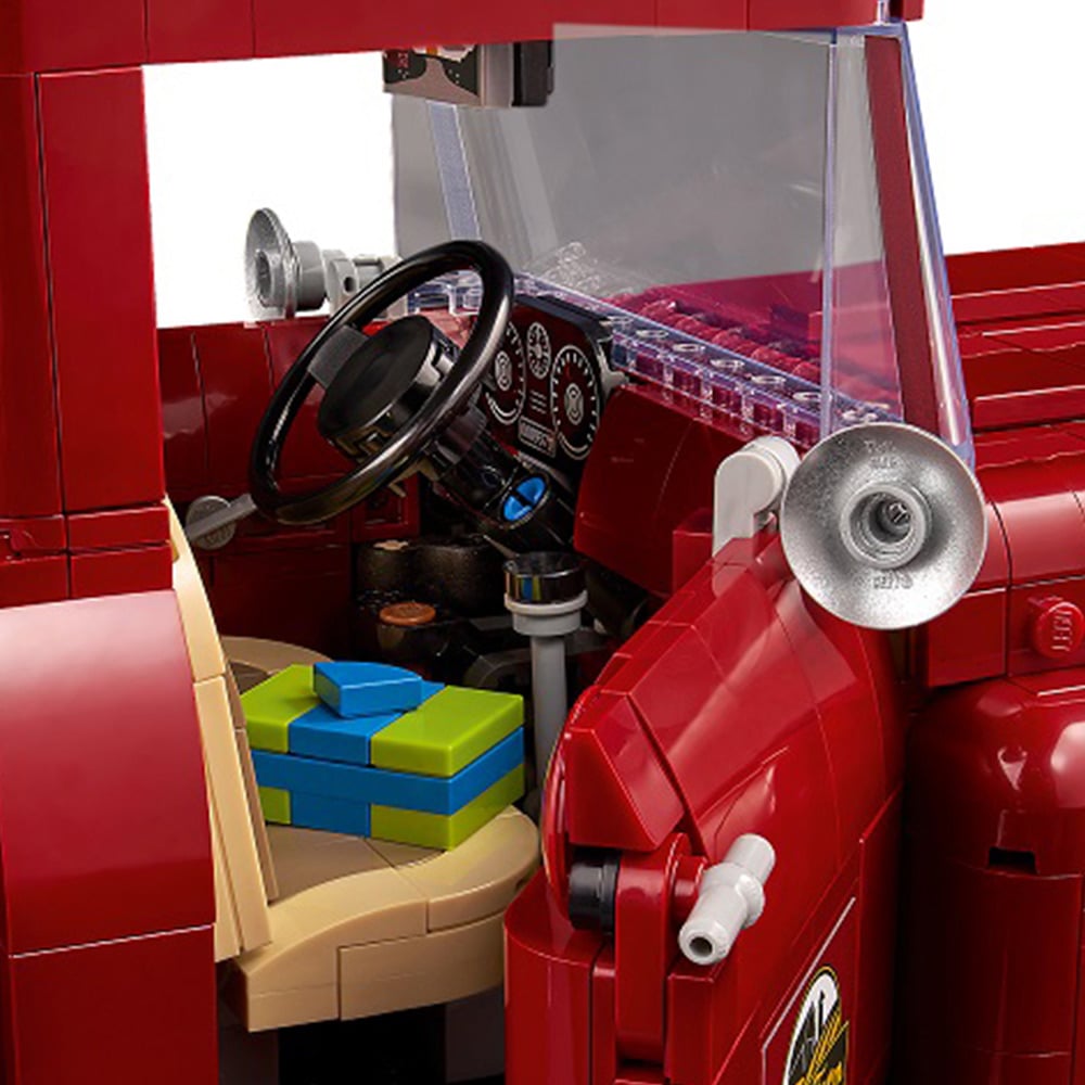 LEGO 10290 Icons Pickup Truck Image 5
