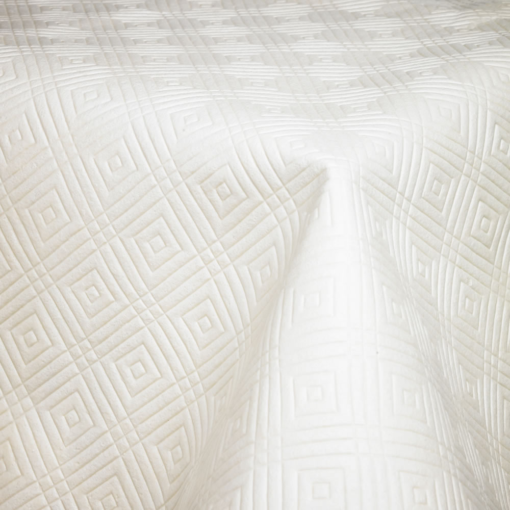 Wilko Table Protector 107 x 150cm Wilko