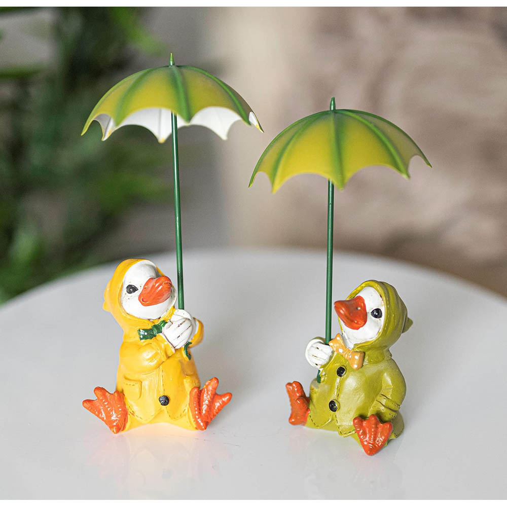 Marco Paul Duck Couple with Umbrella and 2 Sitting Duck Garden Ornament Image 3