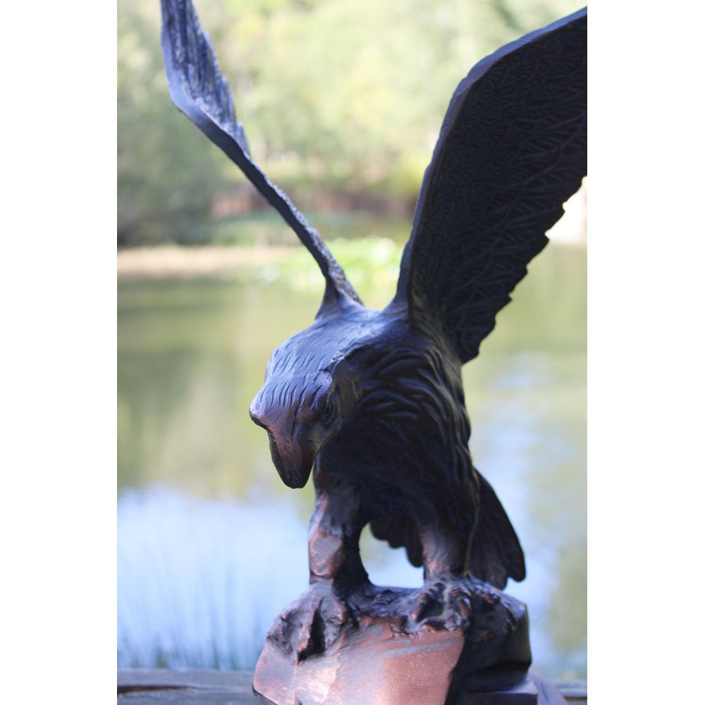 Inspirational Gifting Eagle Cast Aluminium Garden Ornament Image 4