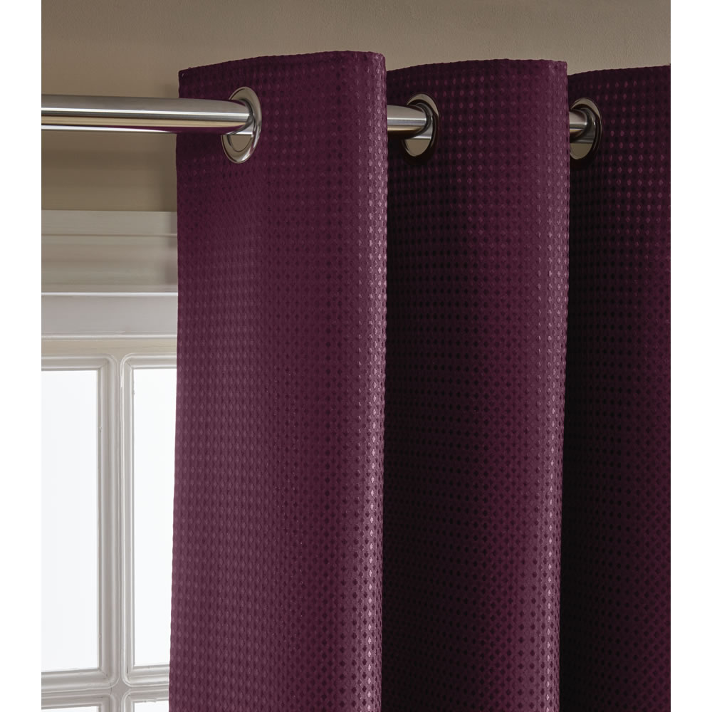 Wilko Plum Waffle Weave Lined Eyelet Curtains 167 W x 137cm D Image 2
