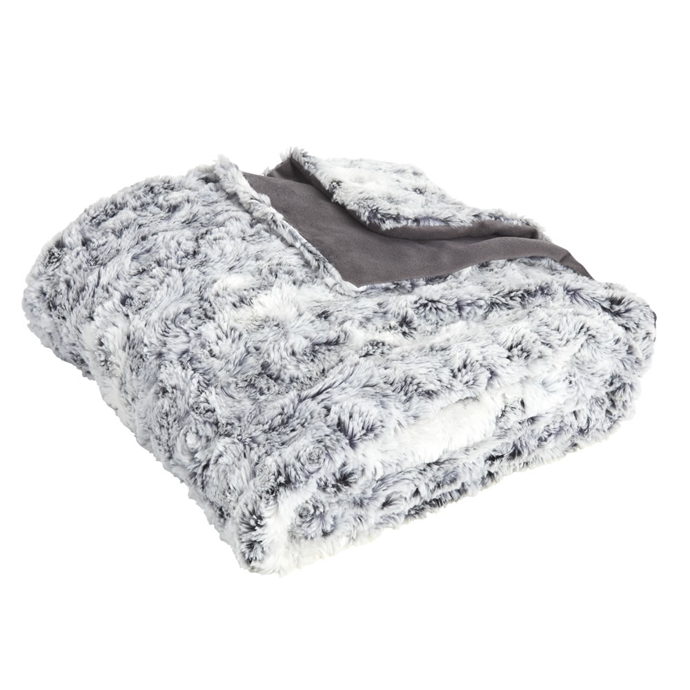 Wilko Grey Faux Fur Print Throw 150 x 200cm Wilko