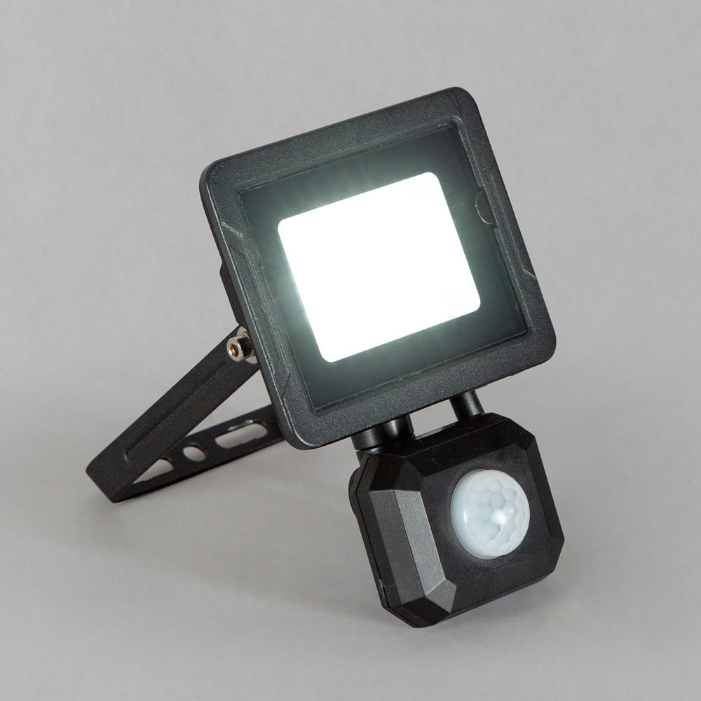 Wilko Slimline 10 Watt LED Security Flood Light with PIR Image 4