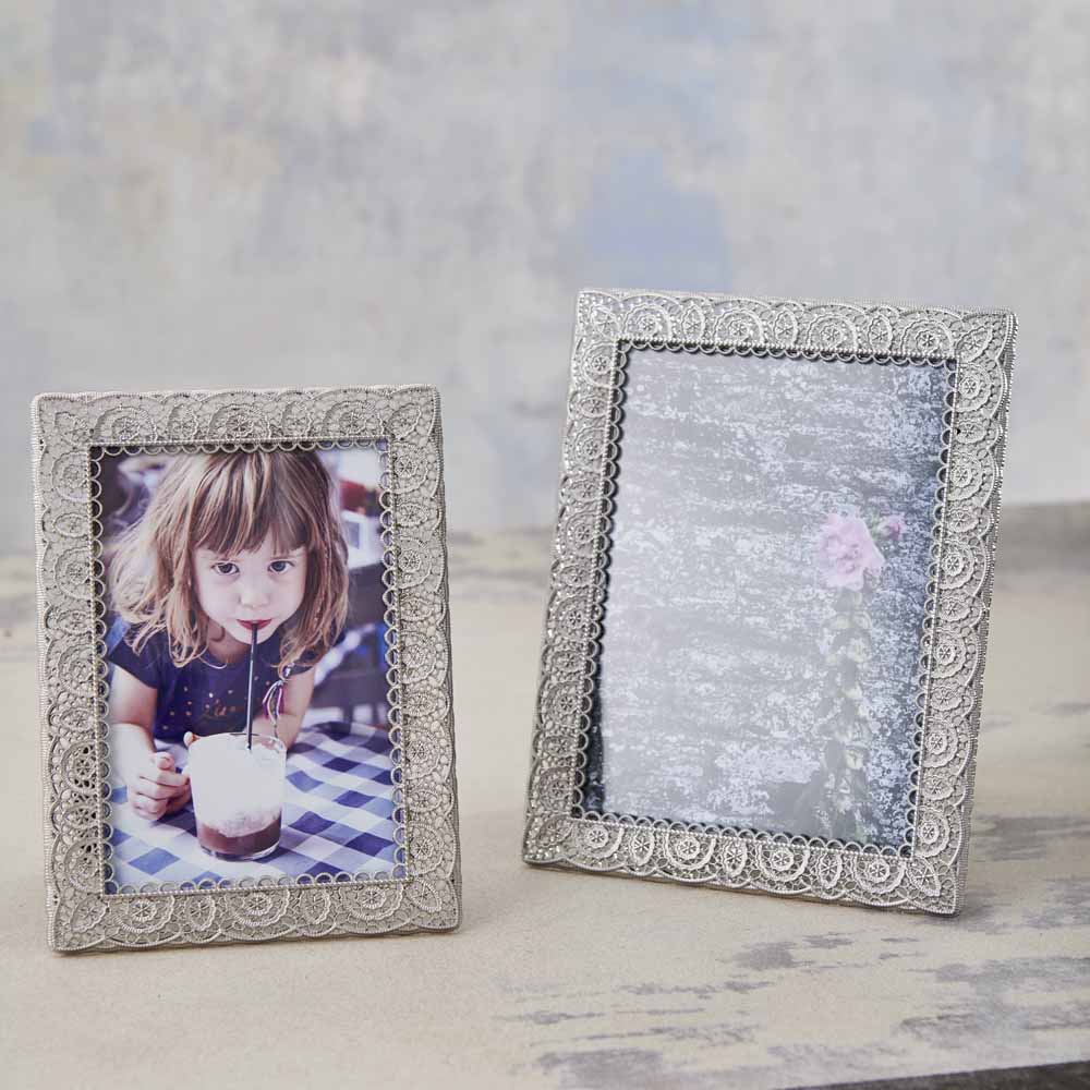 Wilko Silver Lace Effect Photo Frame 6 x 4 Inch Wilko