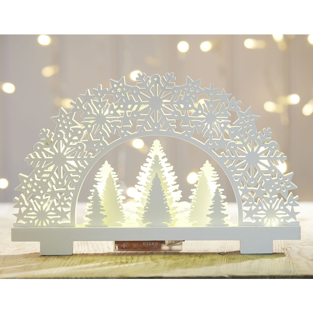 Wilko Alpine Home Wooden Light-Up Scene Christmas Decoration Image 4