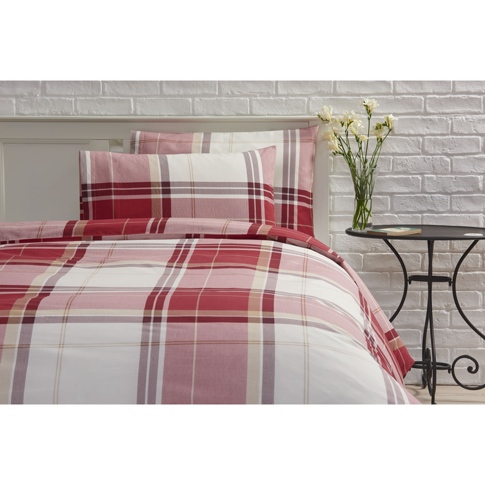 Wilko Checked Design Red King Size Duvet Set Image 1