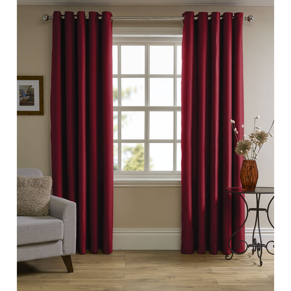 Wilko Red Waffle Weave Lined Eyelet Curtains 167 W x 183cm D Image 1