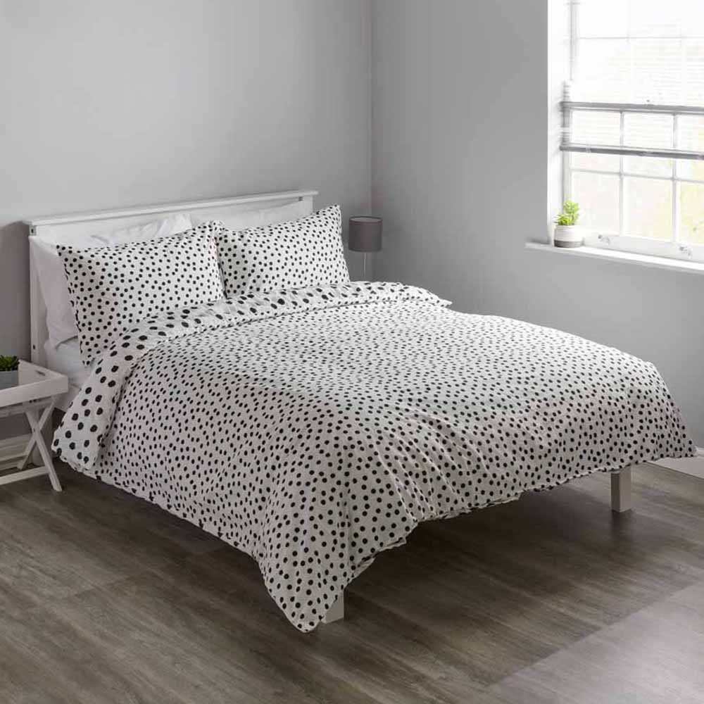 Wilko Double Monochrome Spot Reversible Duvet Set Wilko