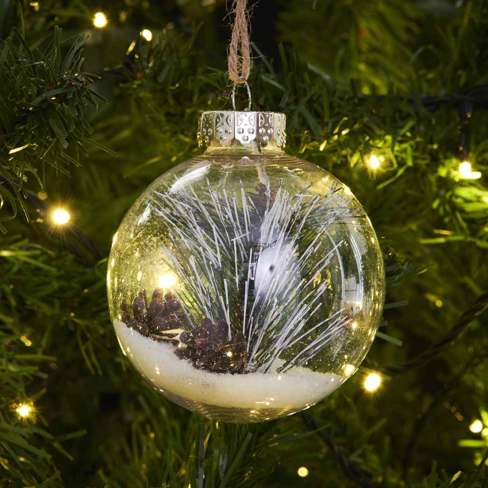 Wilko Cosy Encapsulated Foliage Bauble 6 Pack Image 3