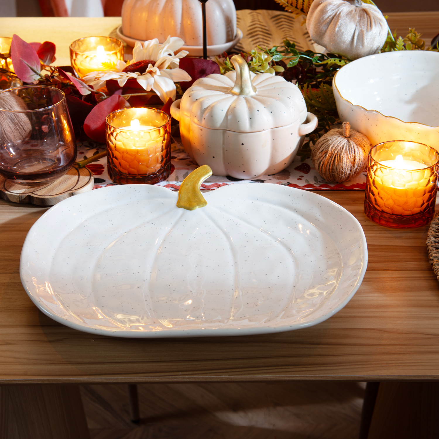 Pumpkin Gold Edge Serving Plate White Image 2