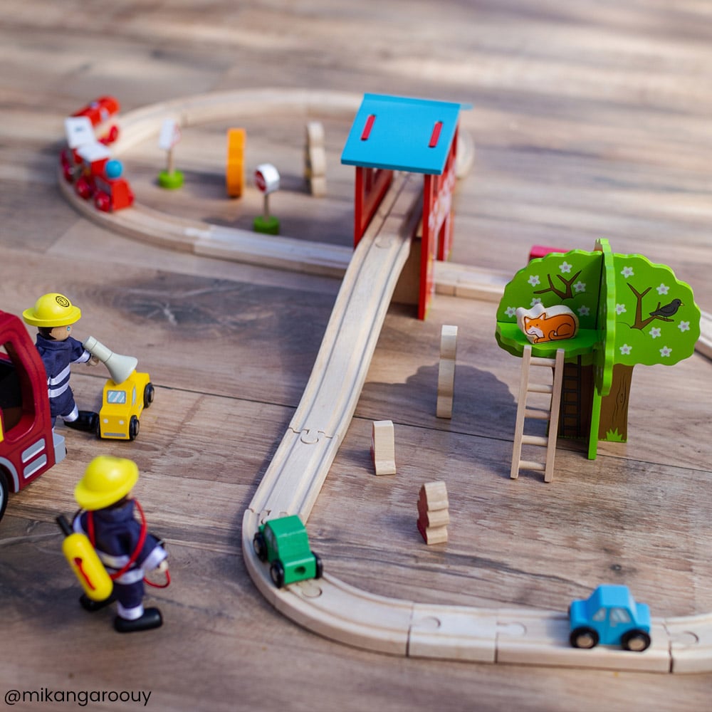 BigJigs Toys Rail Fire Station Train Set Image 2