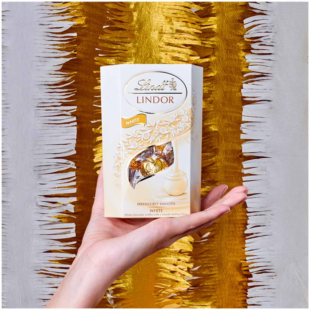 Lindt Lindor White Chocolate Truffles 200g Image 5