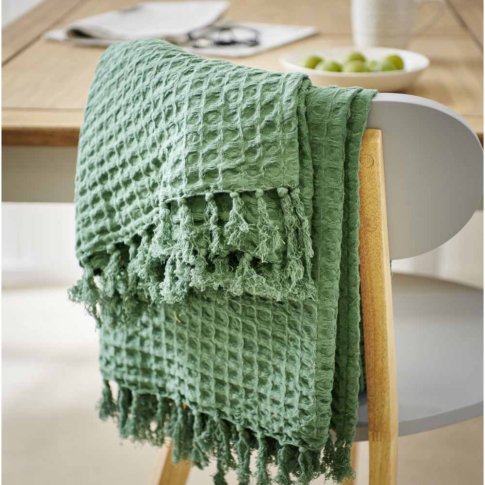 Wilko Waffle Throw Green 125 x 150cm Wilko