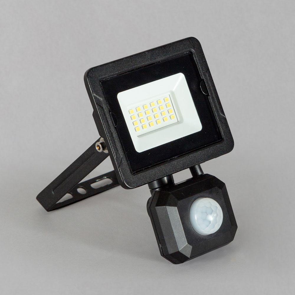 Wilko Slimline 10 Watt LED Security Flood Light with PIR Image 3