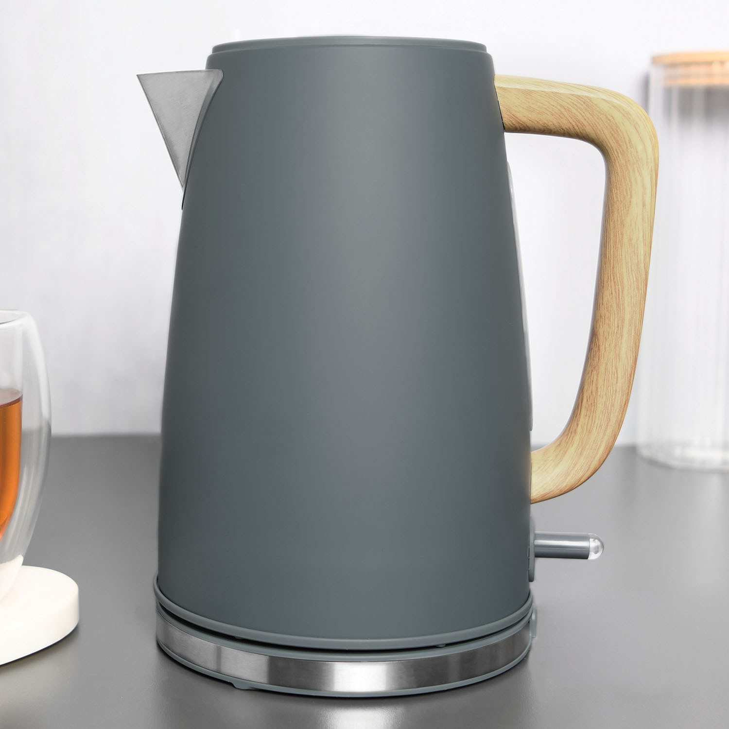 Retreat Metal Kettle with Lite Wood Handle Dark Grey Image 1