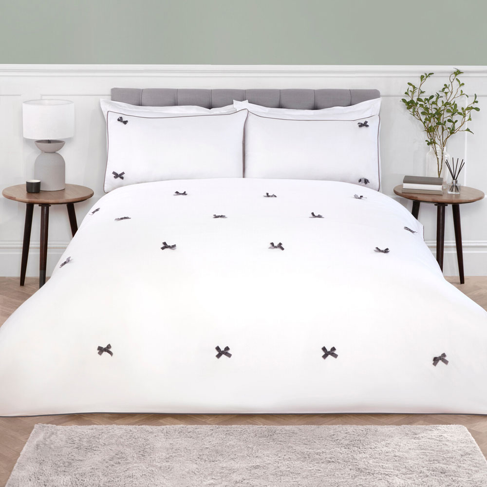 Belle Bow BeddingWhiteSingle Image 1