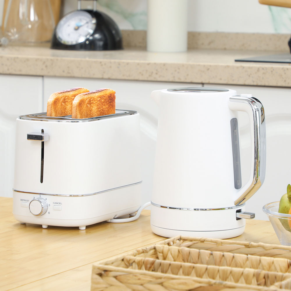 HOMCOM 800-232V70WT White 1.7L Fast Boil Electric Kettle 3000W and 2 Slice Toaster Set Image 2