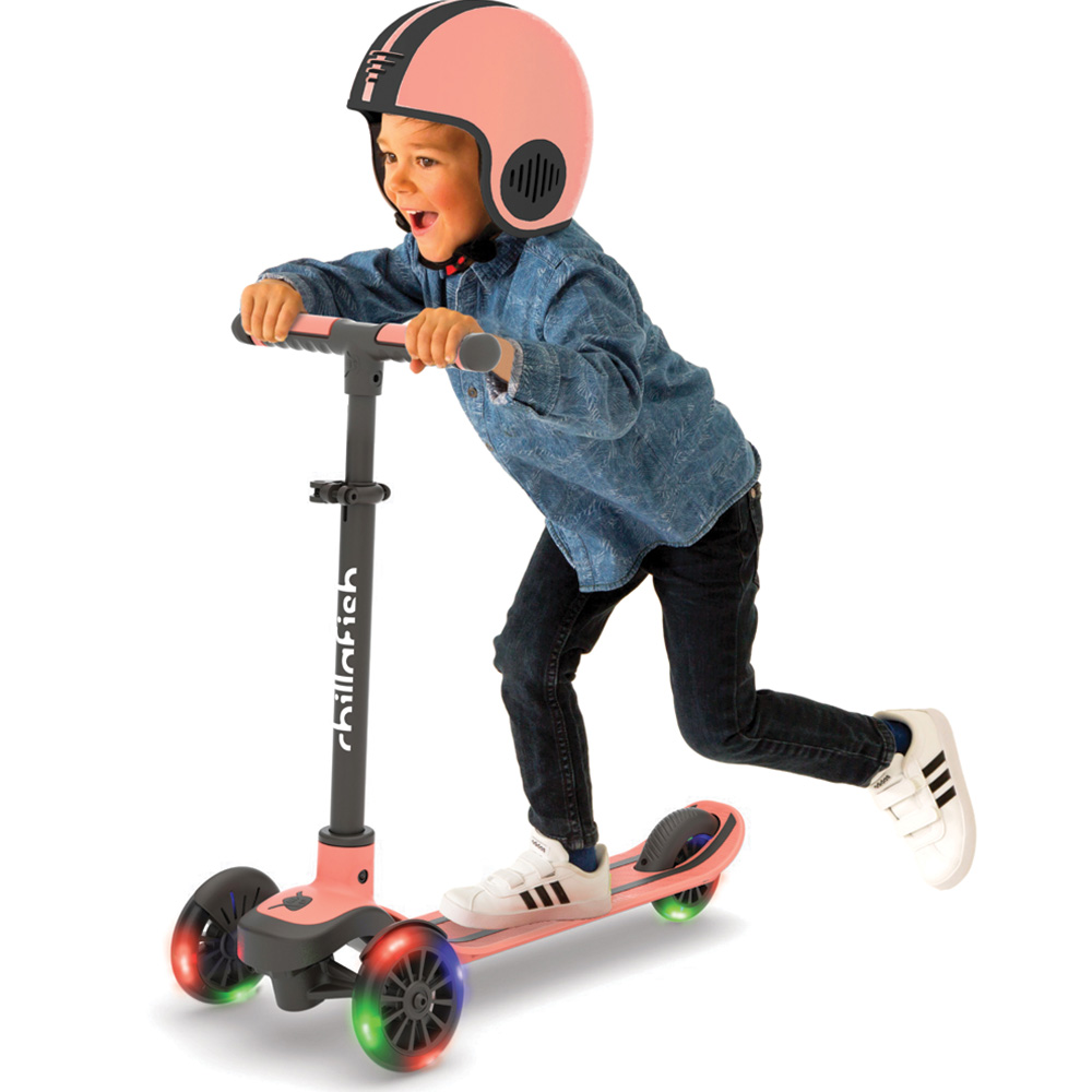 Chillafish Scotti Glow Flamingo Lean-to-Steer Scooter with LED Wheels Image 3