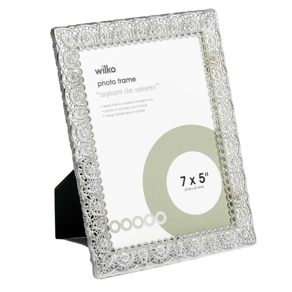 Wilko Silver Lace Effect Photo Frame 7 x 5 Inch Image 2