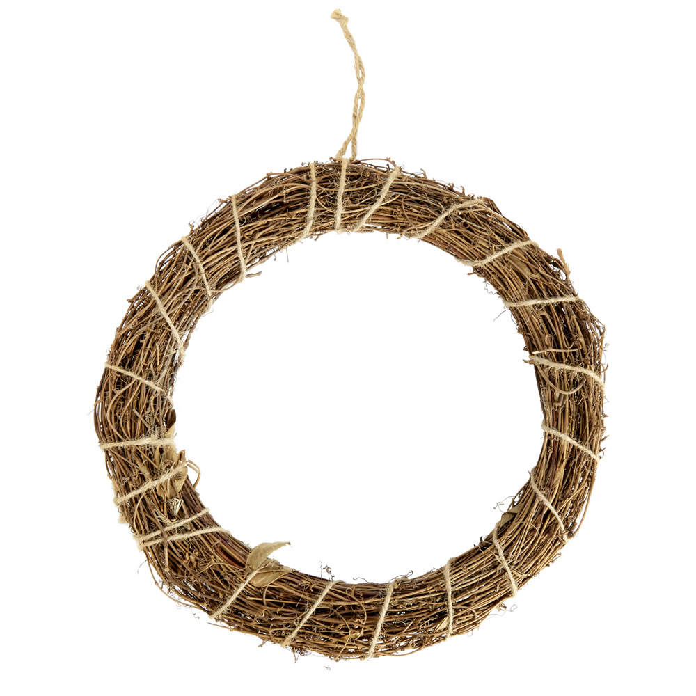 Wilko 40cm Large Christmas Wreath with Rustic Wicker and Rope Image