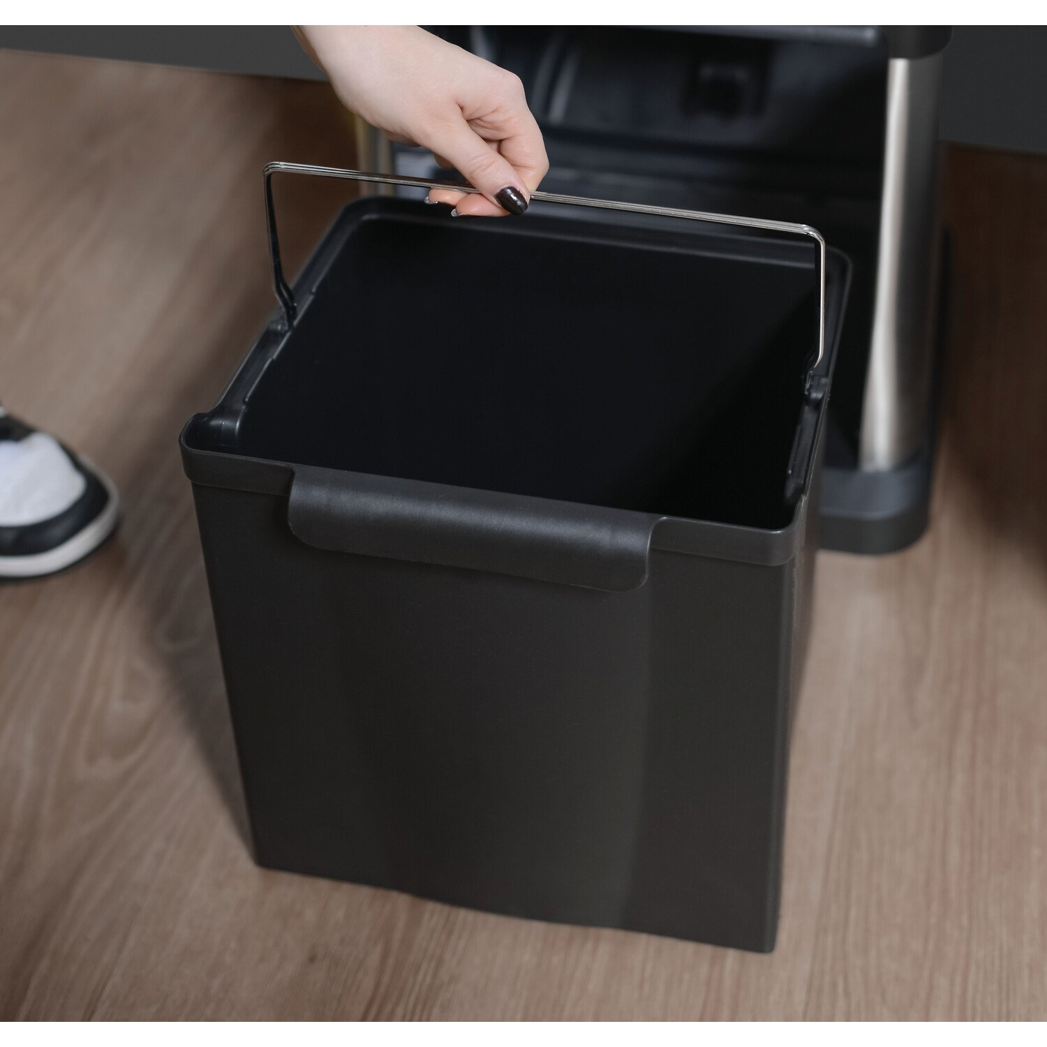 Chrome Double Tier Push Top Recycle Bin 34L Image 3