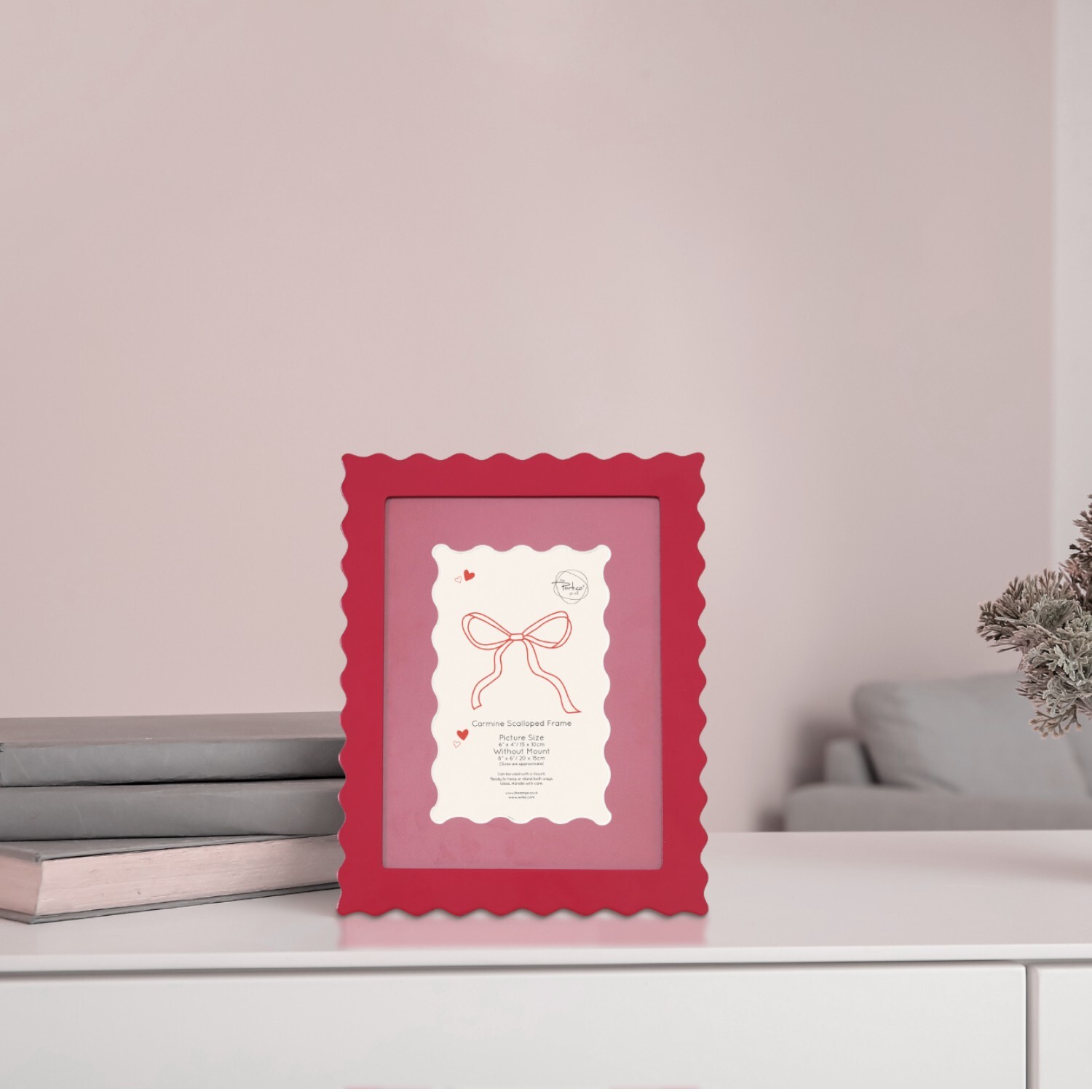 Carmine Scalloped Photo Frame Pink 8 x 6in Image 4