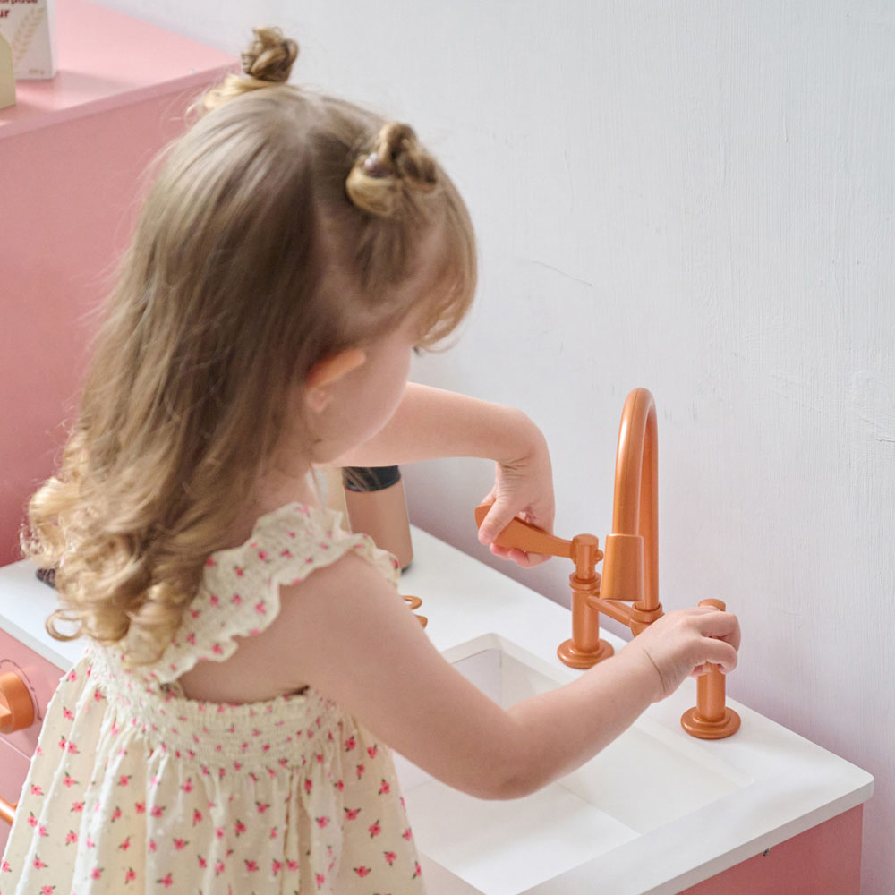 Teamson Kids Little Chef Peach Chester Sleek Play Kitchen Image 6