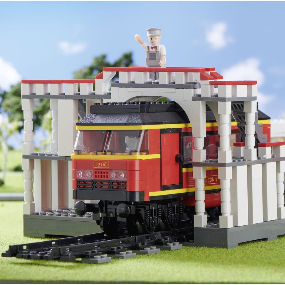 Wilko Blox Train Station Mega Set Image 5