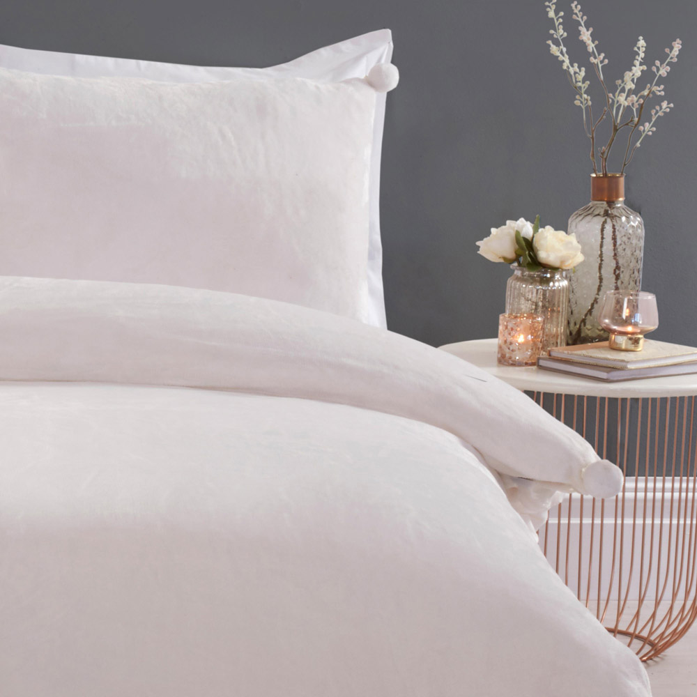 Smart Living Super King Size Cream Pom Pom Fleece Duvet Cover Set Image 5